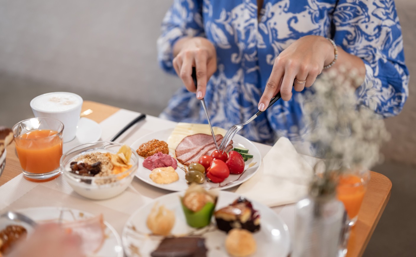 Genussvolles Fr&uuml;hst&uuml;ck mit frischen Spezialit&auml;ten