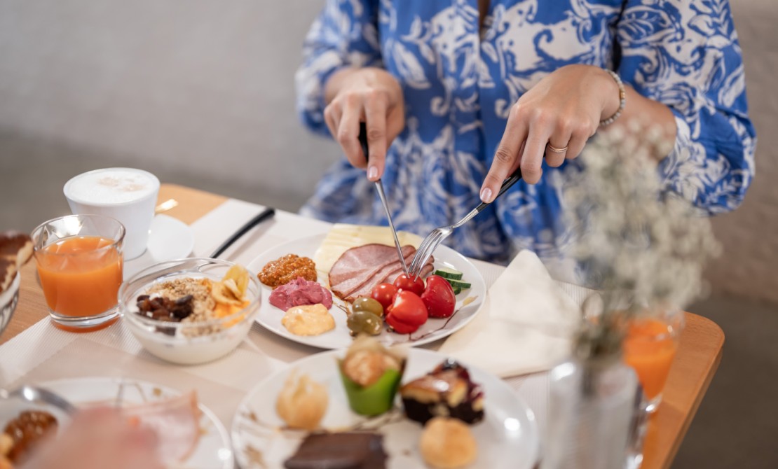 Genussvolles Fr&uuml;hst&uuml;ck mit frischen Spezialit&auml;ten
