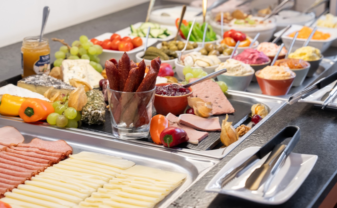 Vielf&auml;ltige Auswahl am Fr&uuml;hst&uuml;cksbuffet