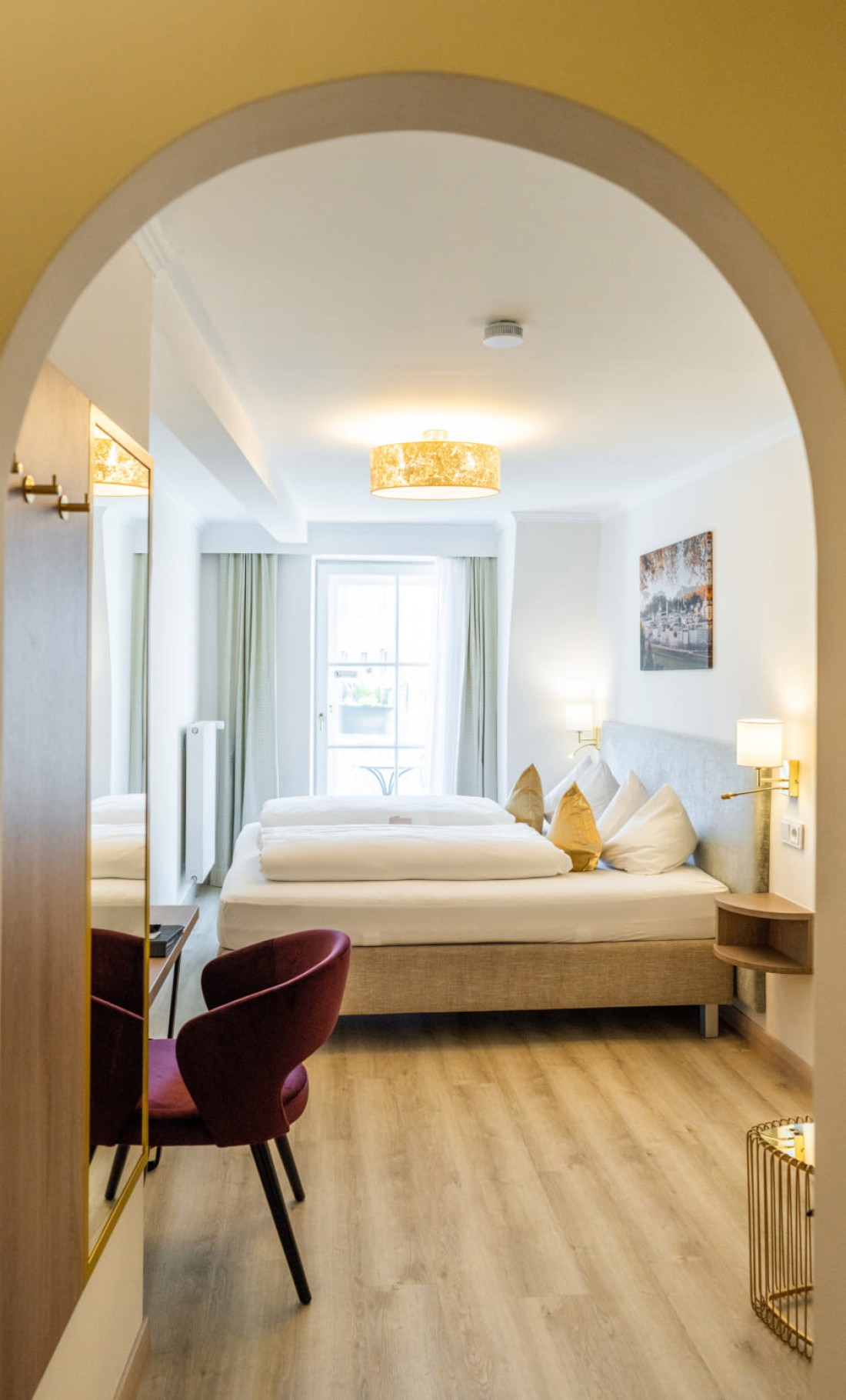 Helles Doppelzimmer in der Salzburger Altstadt
